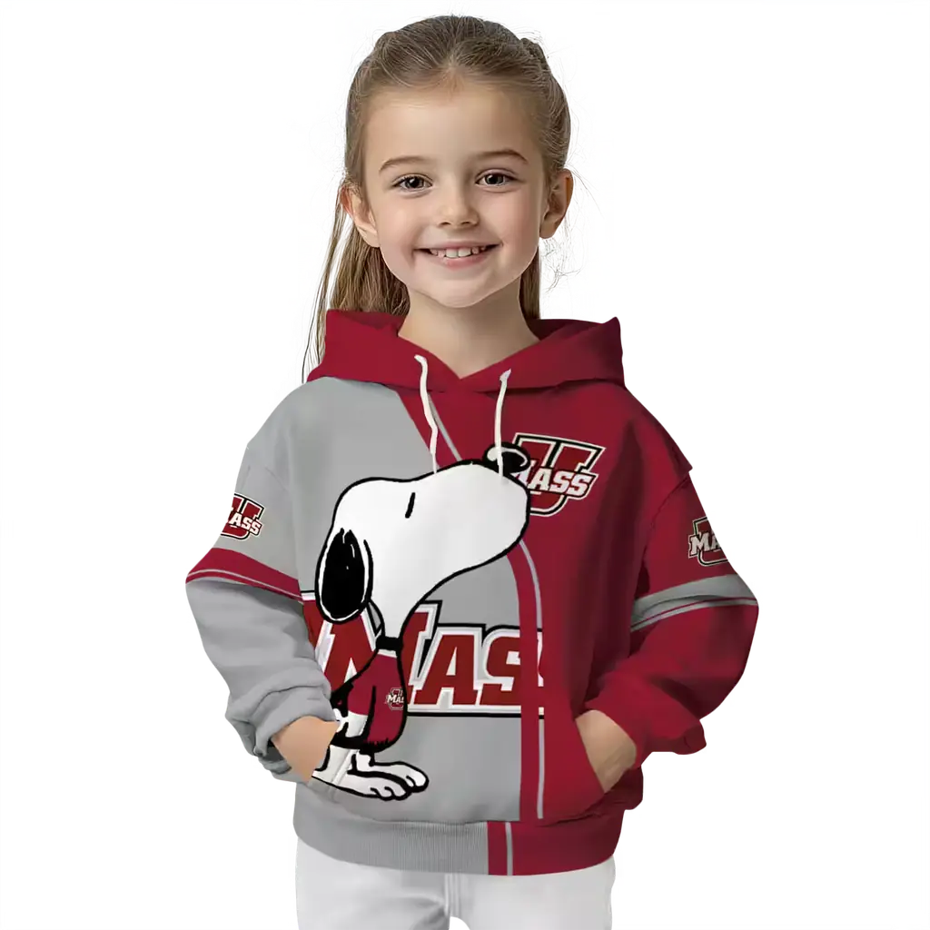 umass minutemen playful snoopy red hoodie top rated umass minutemen playful snoopy red hoodie top rated